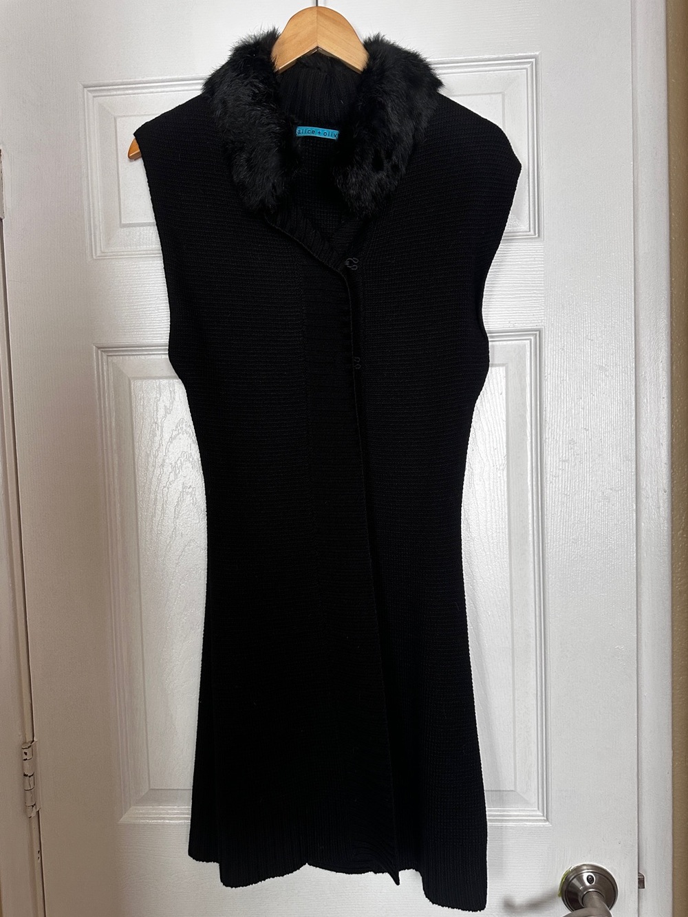 Alice + Olivia Black Sleeveless Knit Vest with Faux Fur Collar - XSmall